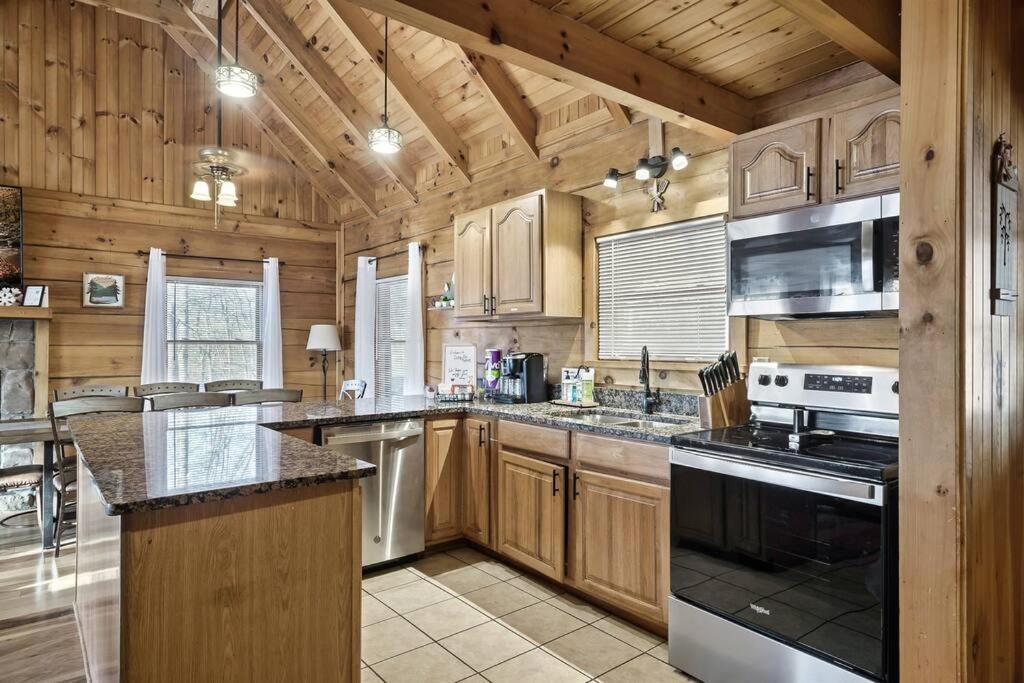 Lazy Fox Retreat Villa Sevierville Exterior photo